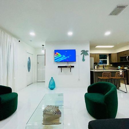 Cozy Comfy House Villa Пемброук Пайнс Екстериор снимка