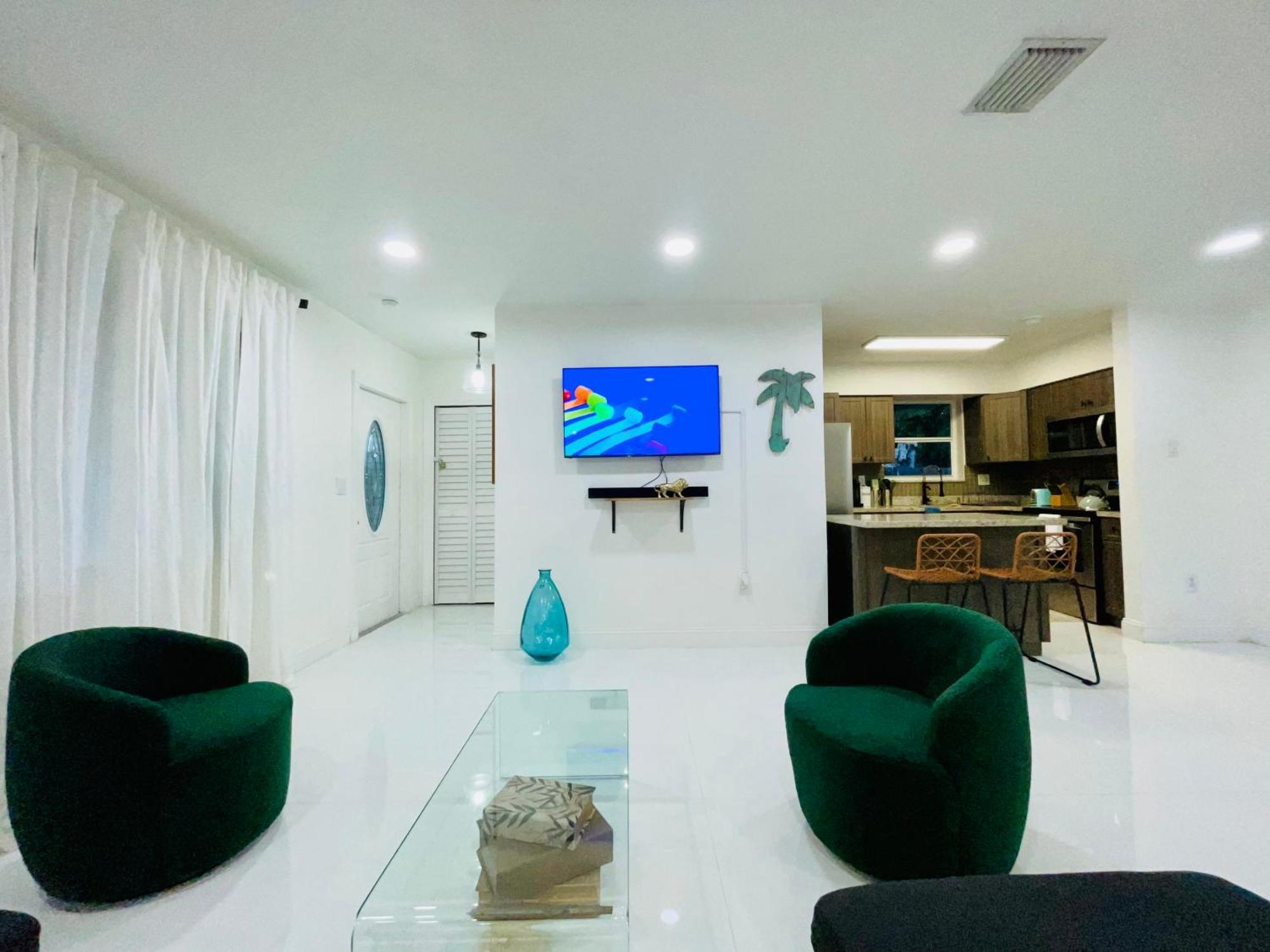 Cozy Comfy House Villa Пемброук Пайнс Екстериор снимка