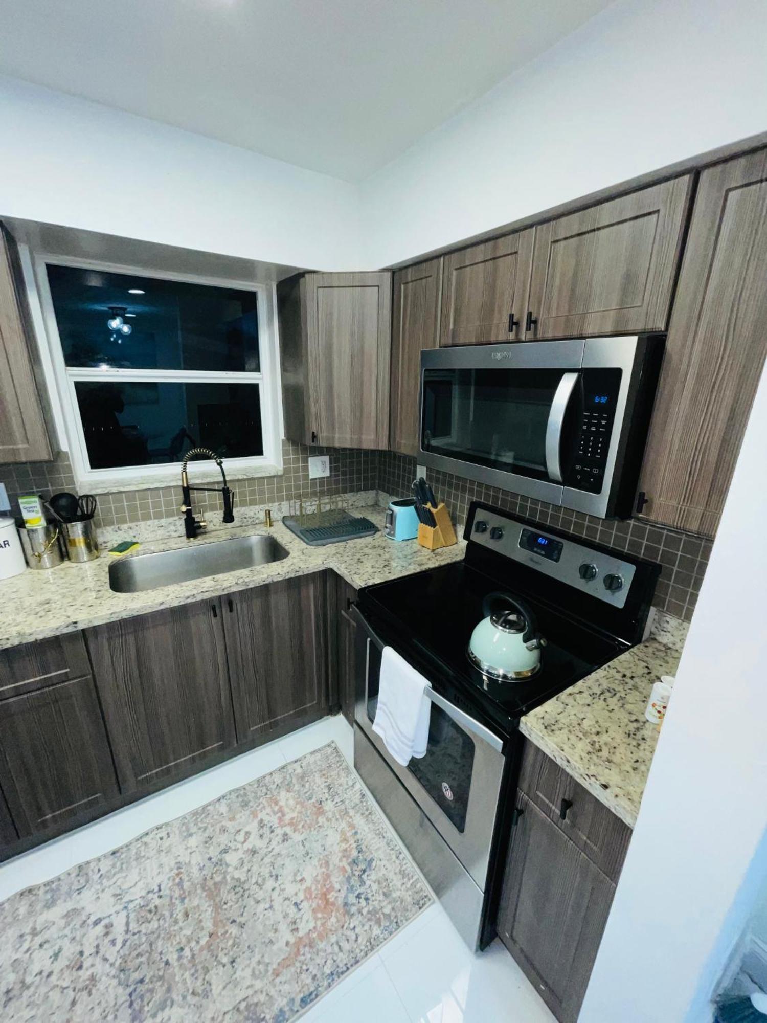 Cozy Comfy House Villa Пемброук Пайнс Екстериор снимка