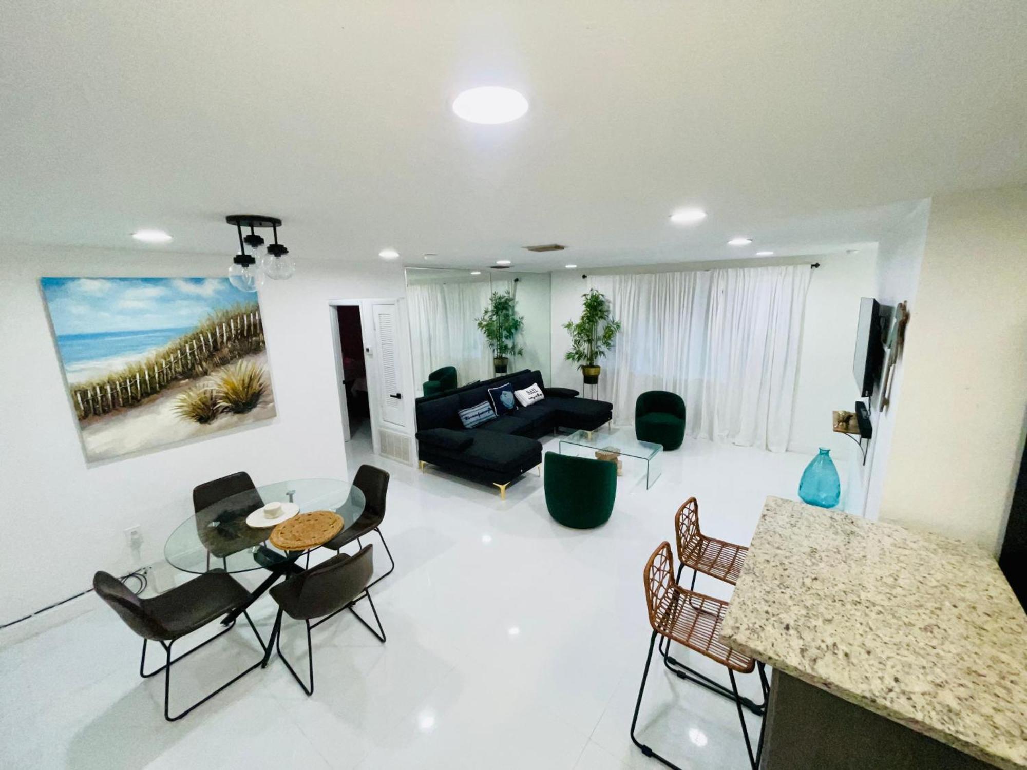 Cozy Comfy House Villa Пемброук Пайнс Екстериор снимка
