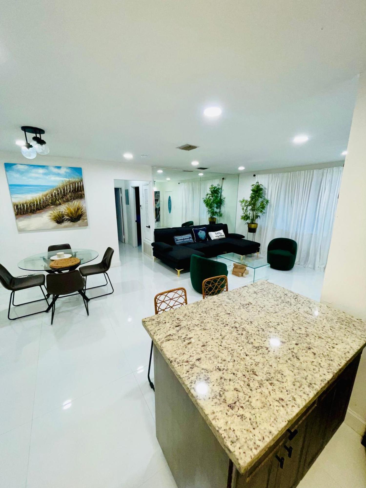Cozy Comfy House Villa Пемброук Пайнс Екстериор снимка