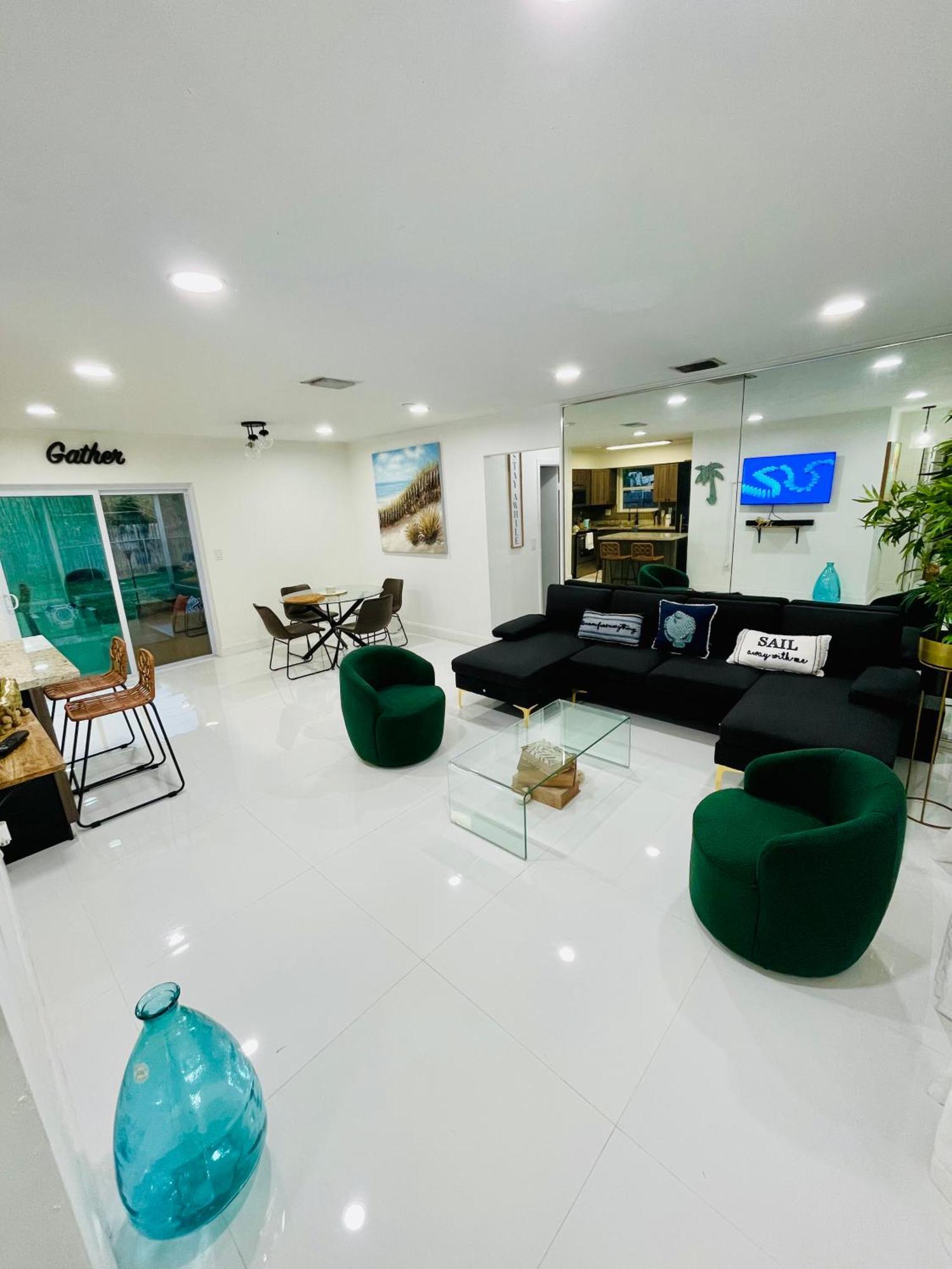 Cozy Comfy House Villa Пемброук Пайнс Екстериор снимка